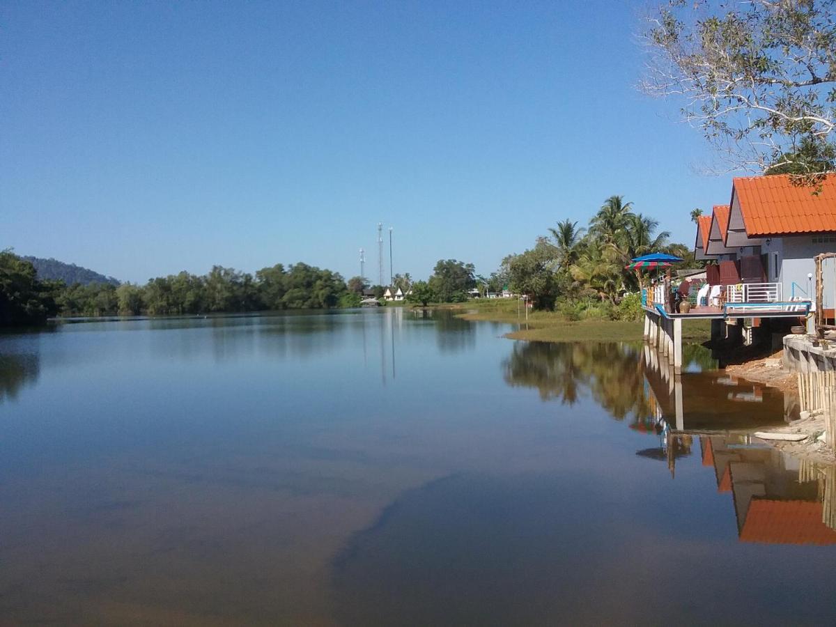 Khum Thong Resort Takuapa Exterior foto